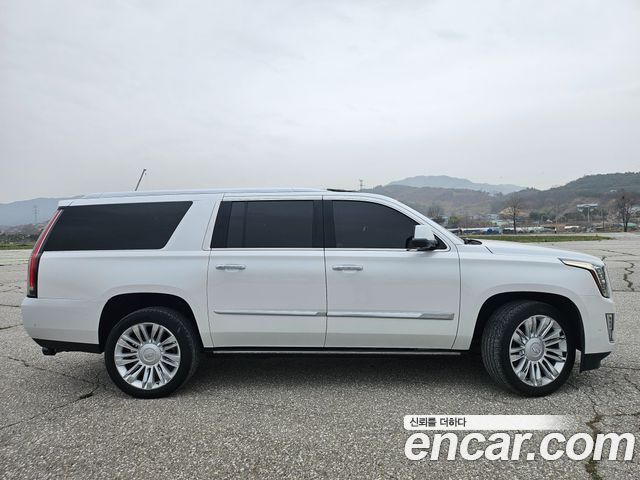 Cadillac Escalade 2018 — photo 3