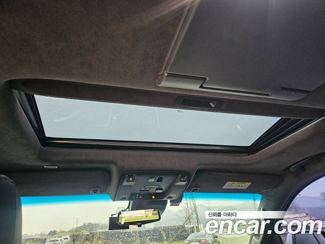 Cadillac Escalade 2018 — photo 10
