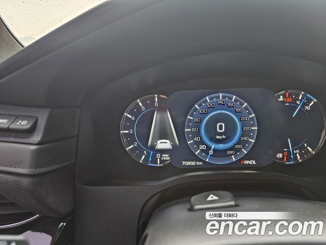 Cadillac Escalade 2018 — photo 12