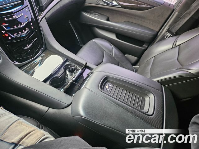 Cadillac Escalade 2018 — photo 15