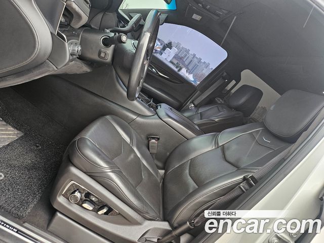 Cadillac Escalade 2018 — photo 16