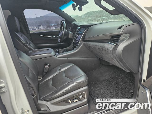 Cadillac Escalade 2018 — photo 20