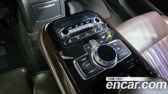 Genesis EQ900 2016 — photo 19