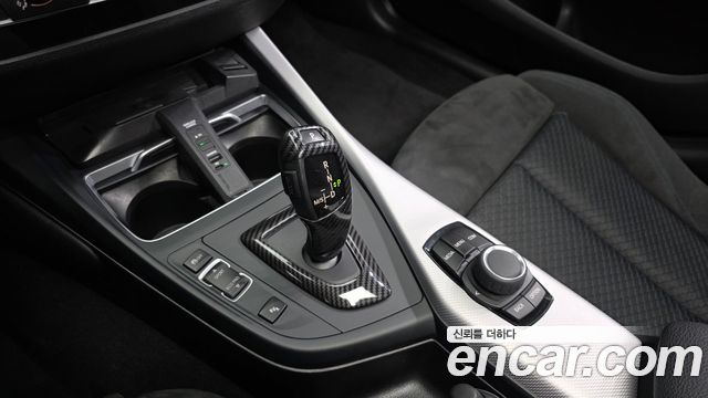 BMW 1-Series 2018 — photo 12