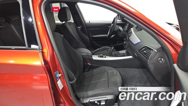 BMW 1-Series 2018 — photo 17