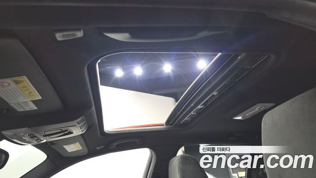 BMW 1-Series 2018 — photo 23
