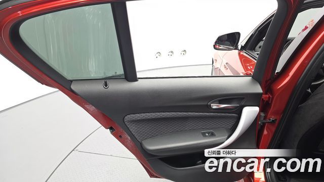 BMW 1-Series 2018 — photo 15