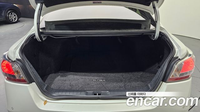 Nissan Altima 2016 — photo 26