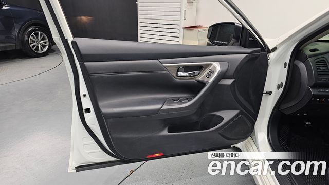 Nissan Altima 2016 — photo 14