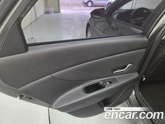 Hyundai AVANTE 2021 — photo 12