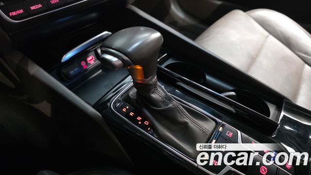 Kia K7 2016 — photo 9