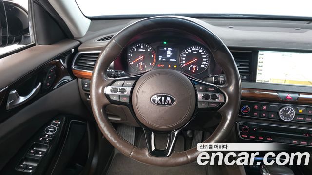 Kia K7 2016 — photo 13