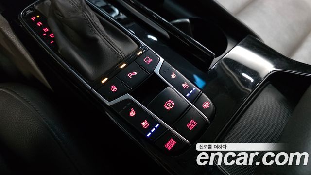 Kia K7 2016 — photo 17