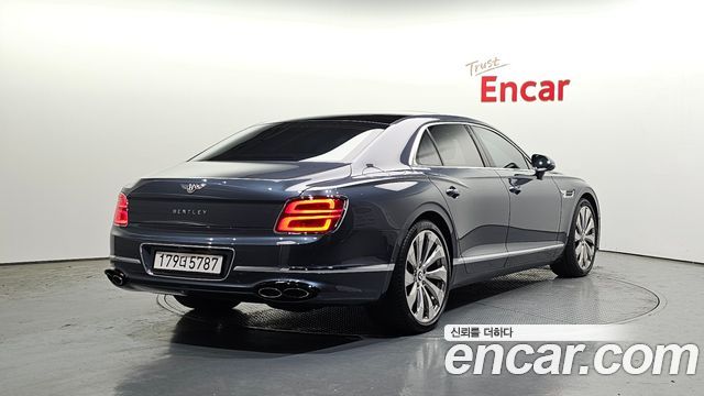 Bentley Flying Spur 2022 — photo 2
