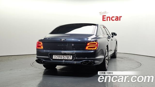 Bentley Flying Spur 2022 — photo 4