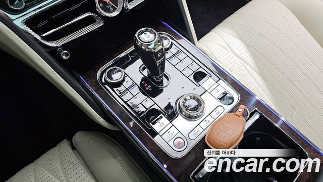 Bentley Flying Spur 2022 — photo 9