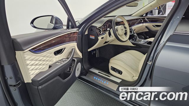 Bentley Flying Spur 2022 — photo 10