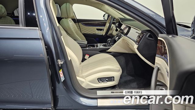 Bentley Flying Spur 2022 — photo 11