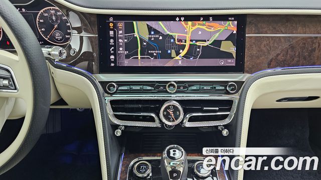 Bentley Flying Spur 2022 — photo 15