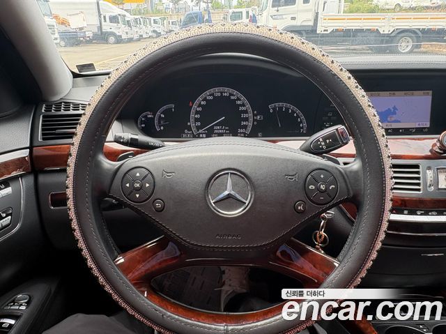 Mercedes-Benz S-Class 2010 — photo 9