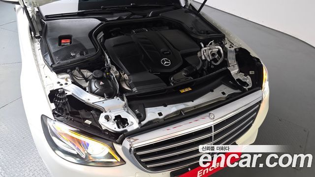 Mercedes-Benz E-Class 2017 — photo 6