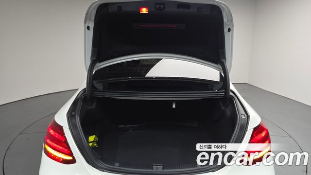 Mercedes-Benz E-Class 2017 — photo 26