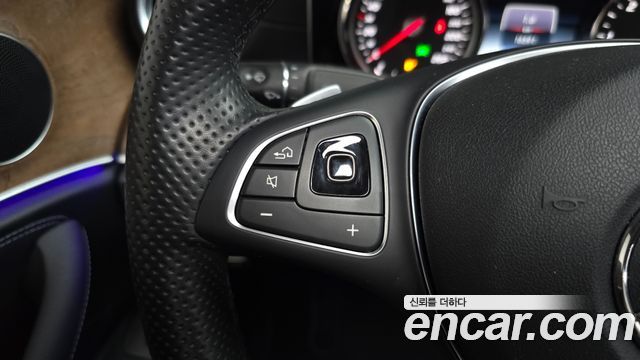 Mercedes-Benz E-Class 2017 — photo 31