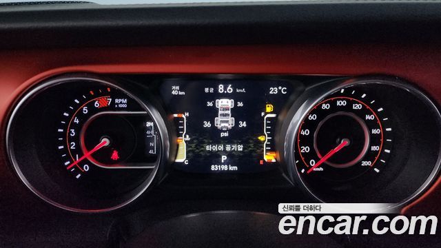 Jeep Wrangler 2018 — photo 11