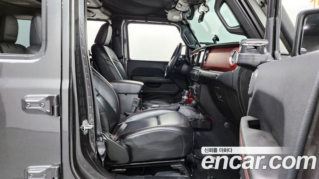 Jeep Wrangler 2018 — photo 17