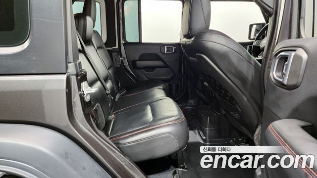 Jeep Wrangler 2018 — photo 18