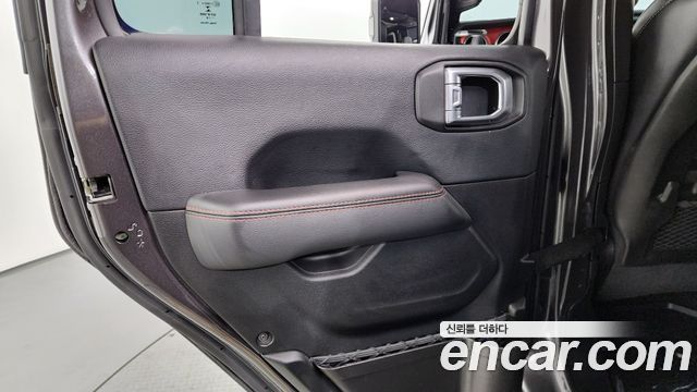 Jeep Wrangler 2018 — photo 15