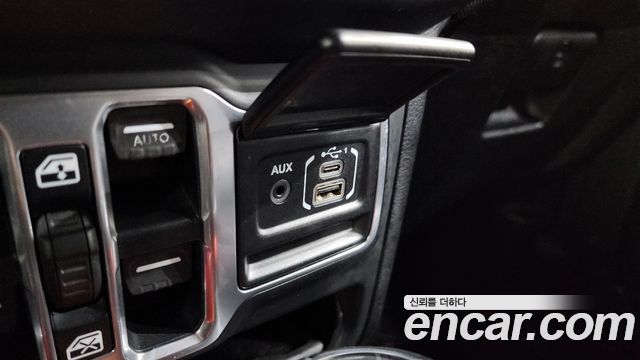 Jeep Wrangler 2018 — photo 16
