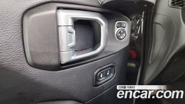 Jeep Wrangler 2018 — photo 33