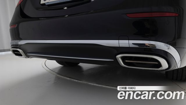 Mercedes-Benz S-Class 2025 — photo 19