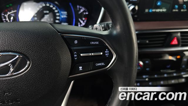 Hyundai Santafe 2019 — photo 22