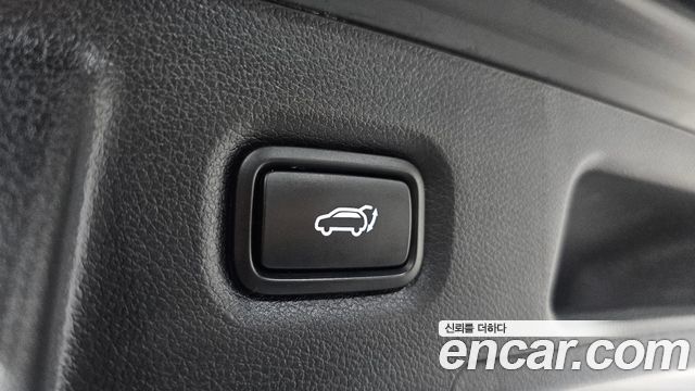 Hyundai Santafe 2019 — photo 23