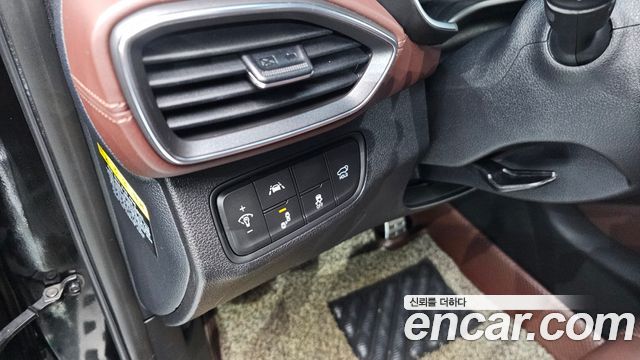 Hyundai Santafe 2019 — photo 31