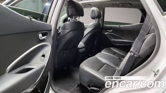 Hyundai Santafe 2017 — photo 11