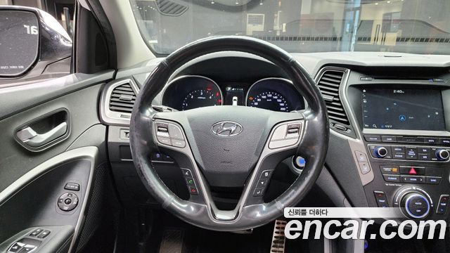 Hyundai Santafe 2017 — photo 13
