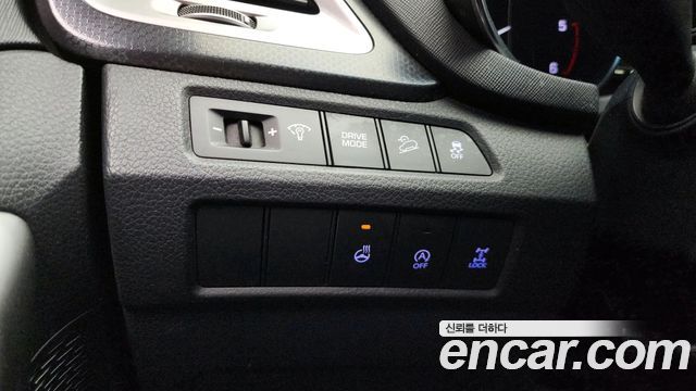 Hyundai Santafe 2017 — photo 16