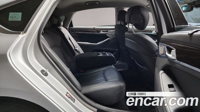Genesis G80 2018 — photo 11
