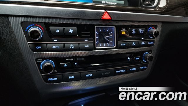 Genesis G80 2018 — photo 13