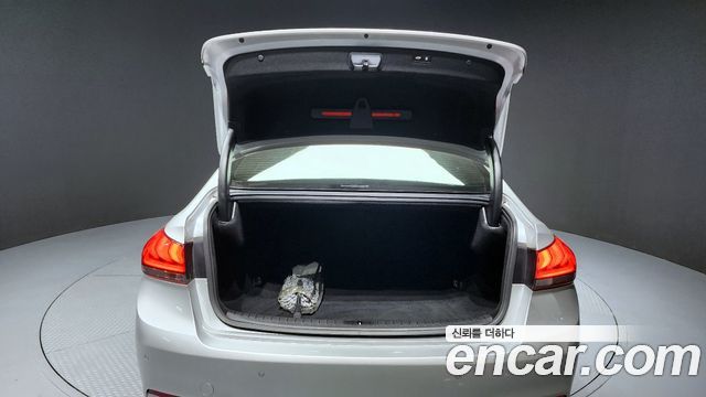 Genesis G80 2018 — photo 20