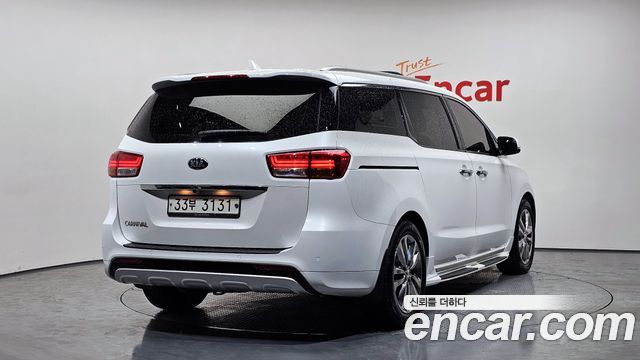 Kia Canival 2018 — photo 2