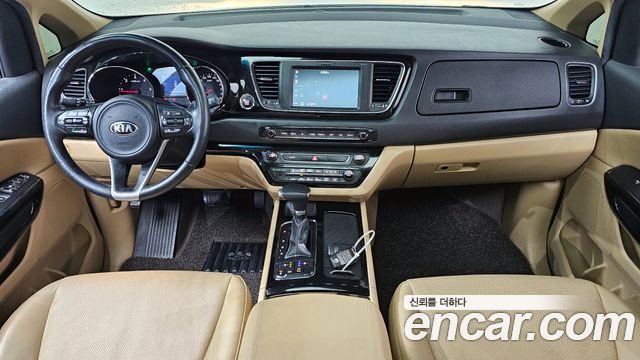 Kia Canival 2018 — photo 10