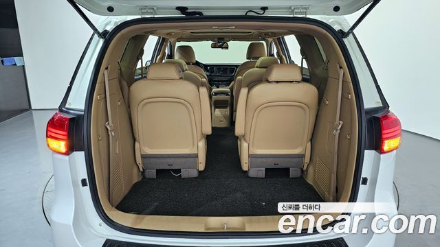 Kia Canival 2018 — photo 26