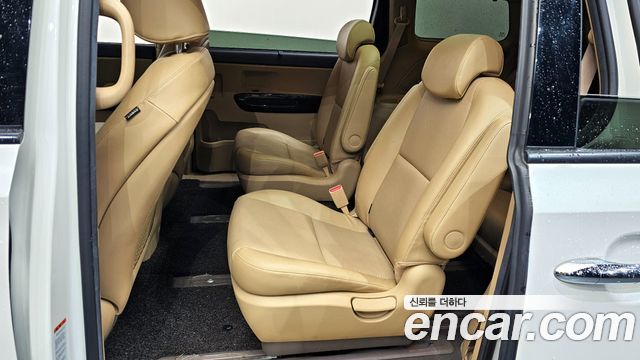 Kia Canival 2018 — photo 28