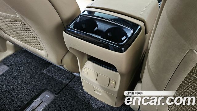 Kia Canival 2018 — photo 31