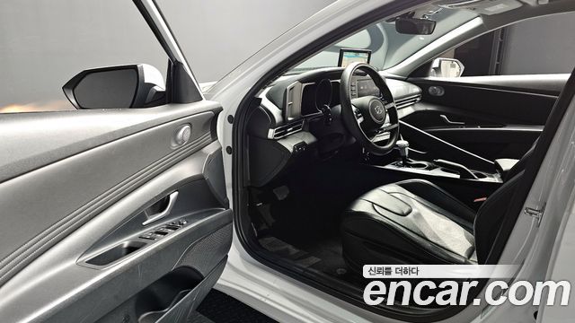Hyundai AVANTE 2023 — photo 13