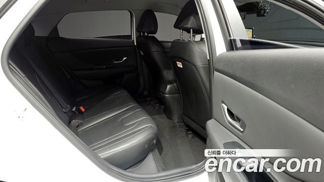 Hyundai AVANTE 2023 — photo 18